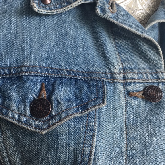 Rock & Republic denim studded vest in Medium NWT! - Picture 5 of 8